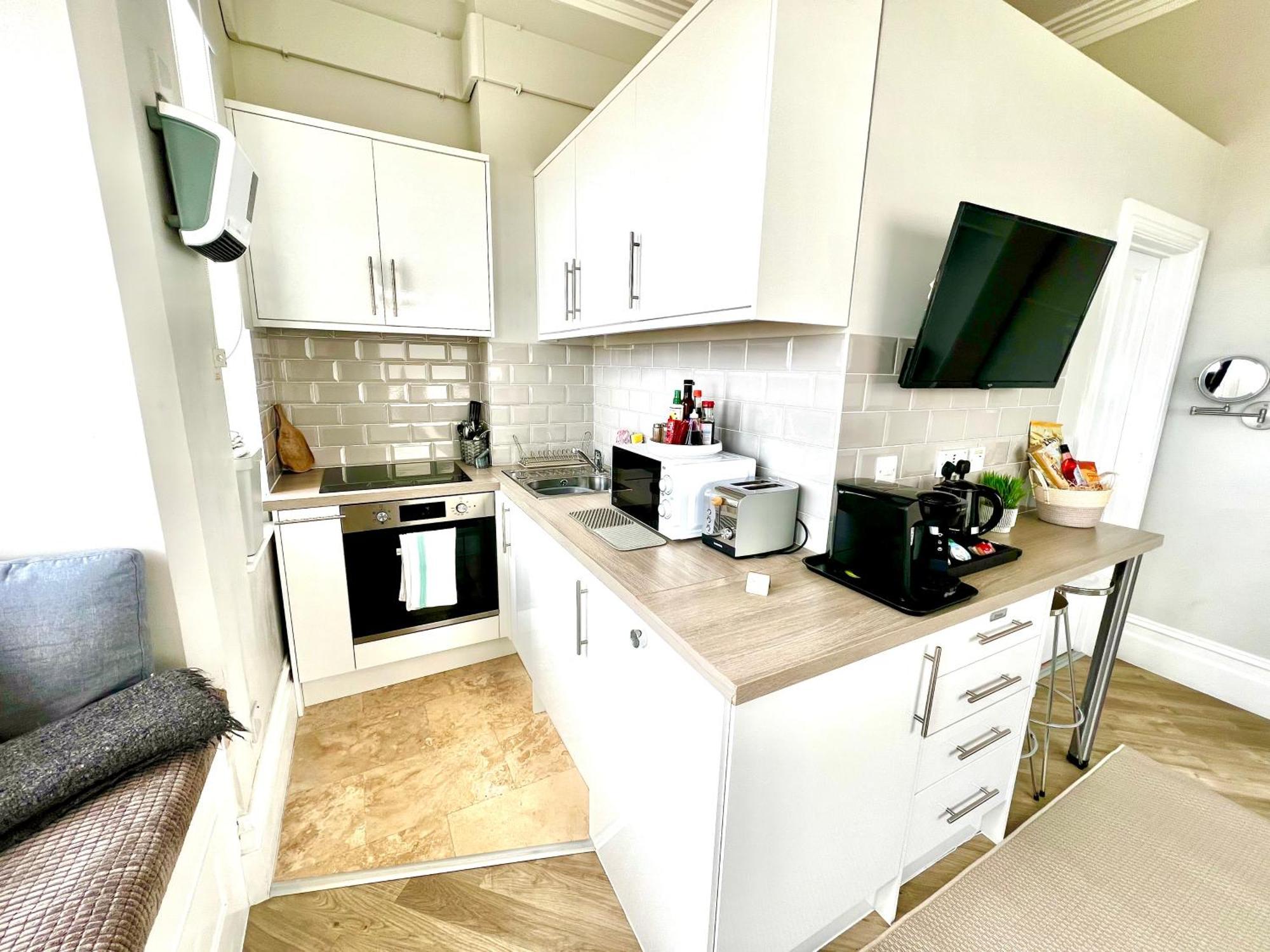 Beachfront Compact Coastal Crib, Direct Sea Views & Air Conditioning Littlestone-on-Sea Exterior foto